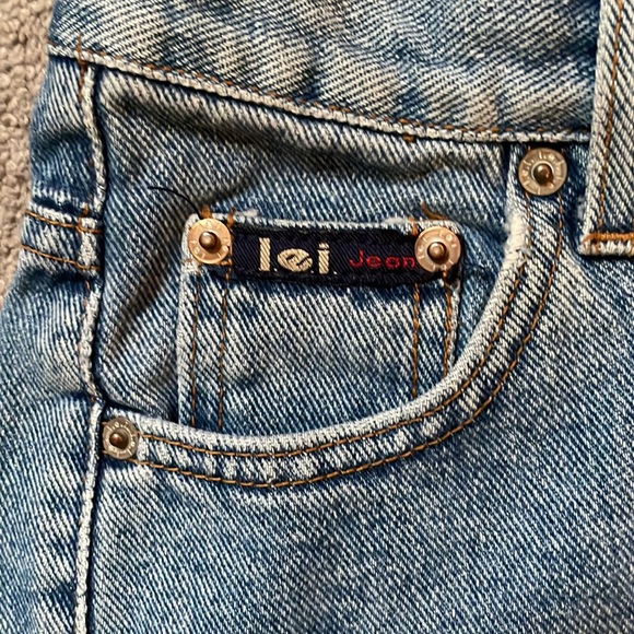 Vintage l.e.i Jean Shorts - Picture 3 of 5